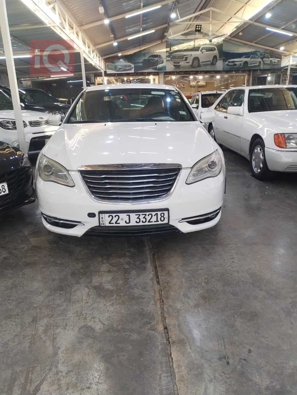 Chrysler 200